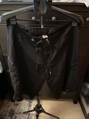 Volcom Men’s Black Cargo Boardshorts with Drawstring